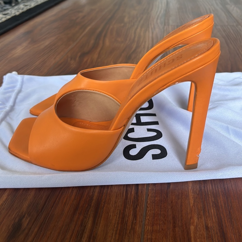 SCHUTZ Kate, Deluxe Nappa . Women’s size 7.5B, Bright Tangerine
